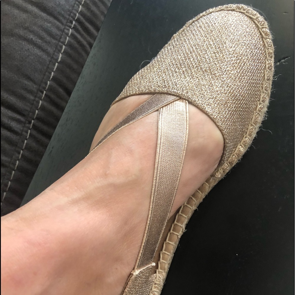 Gold sparkly shoes NWOT